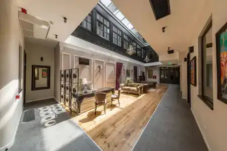 The Mansion Boutique - 13