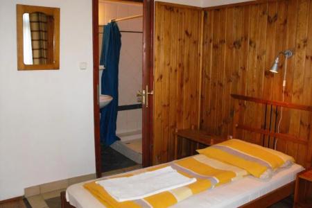 Hungaria Guesthouse - 1