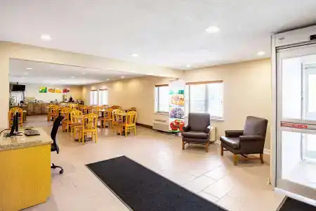 Quality Inn - 10
