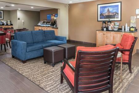 Comfort Inn & Suites - 20