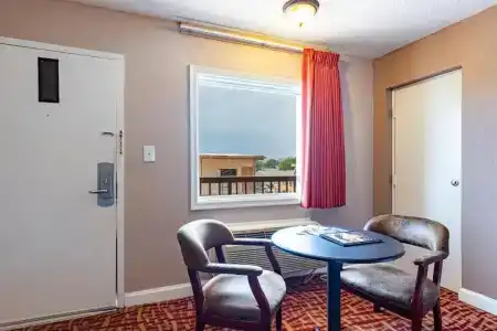 Sundial Inn - 4