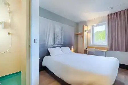 b&b hôTel Aix-En-Provence Pont De l'Arc - 3