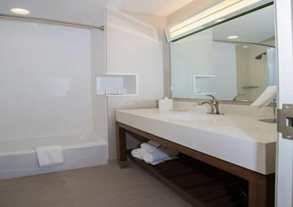 Courtyard by Marriott Downtown/University Area - 9