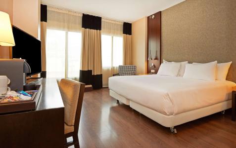 NH Barcelona Eixample - 2