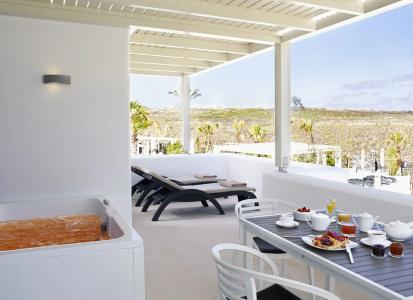 Aurora Luxury Suites - 11