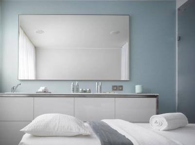 Old Town Square Residence by Emblem - 5