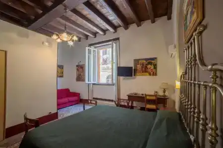 Henry's House - 64