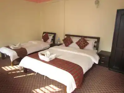 Traveler's Holiday Inn - 2