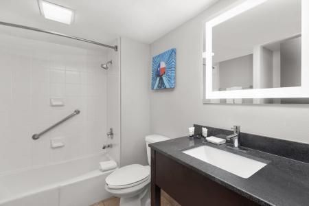 La Quinta By Wyndham Dallas i-35 Walnut Hill Ln - 12