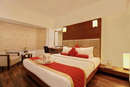 Monarch Luxur - Infantry Road - 28