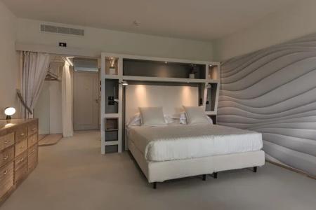 Augustus & Resort - 60