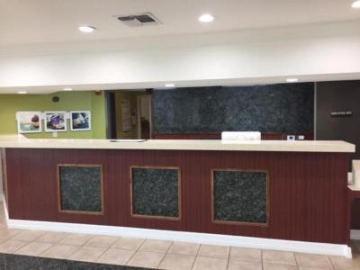 Studio 6 Burleson - 1