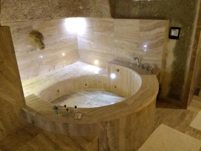 Oread Cave Suites - 77