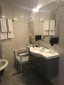 Ambra Boutique & Bistro - 86