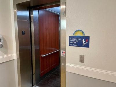 Days Inn & Suites by Wyndham - 42