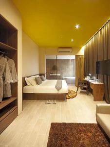 Yan (SG Clean, Staycation Approved) - 56