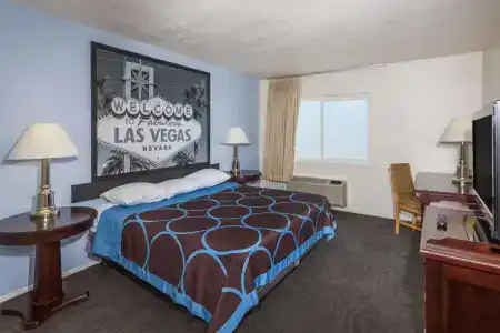 Super 8 by Wyndham Las Vegas North Strip/Fremont St. Area - 19