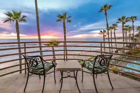 Pacific Terrace - 141
