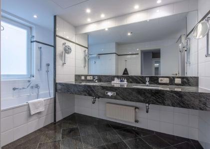 Radisson Blu Schwarzer Bock Wiesbaden - 43
