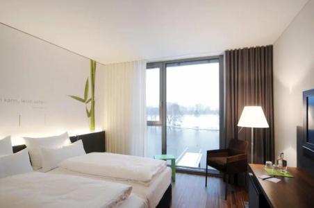 LAGO & restaurant am see - 72