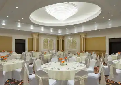 Sheraton Sharjah Beach Resort and Spa - 17