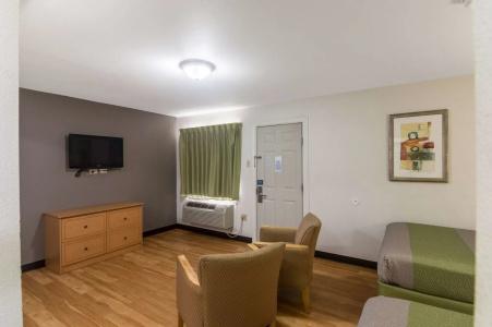 Studio 6-Lubbock, TX - Medical Center - 2