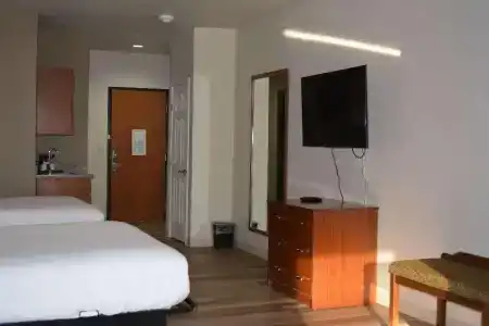 Microtel Inn & Suites by Wyndham College Station - 112