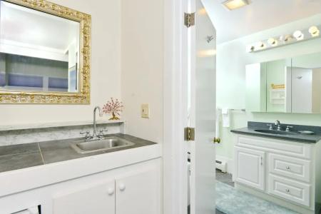 Wilburton Inn - 212