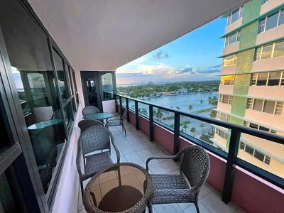 The Alexander All Suites - 617