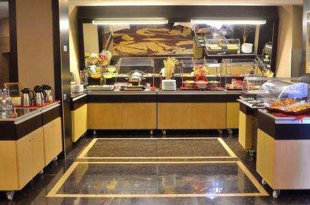DoubleTree by Hilton Bucharest Unirii Square - 10