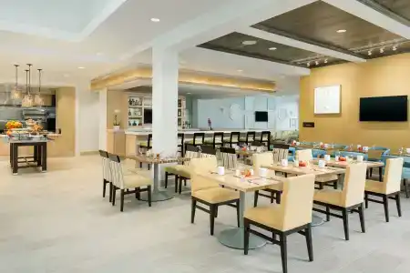 Hilton Garden Inn / The Keys Collection - 32