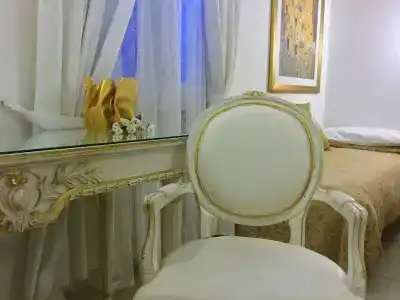 Residenza Due Torri Check In Presso Centrale Vicolo Cattani 7 - 3