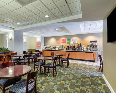 Comfort Inn & Suites Southwest Freeway at Westpark - 27