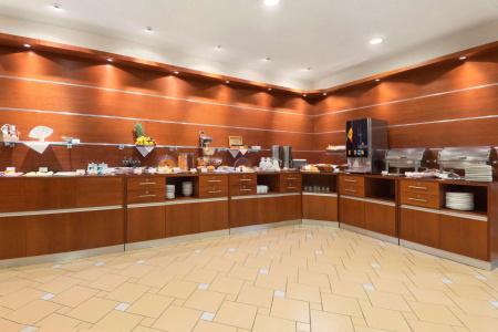 Ramada Airport Prague - 14