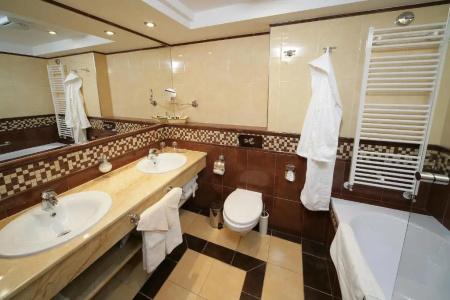Residence & Club - 30