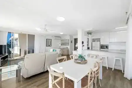 Ultiqa Beach Haven On Broadbeach - 321