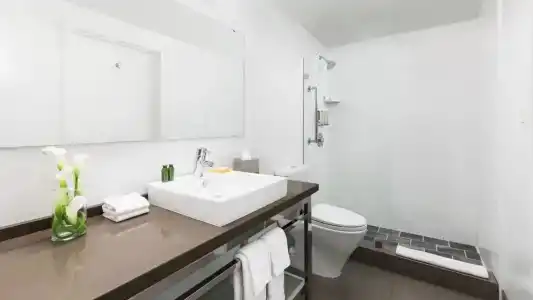Yve Miami - 19