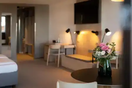Victoria & Residence - 97