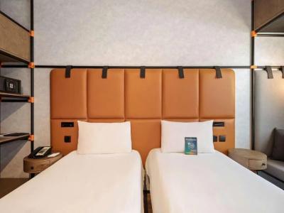 Ibis One Central - 63