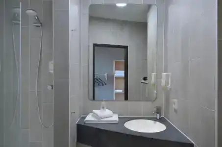 B&B Düsseldorf-Airport - 28