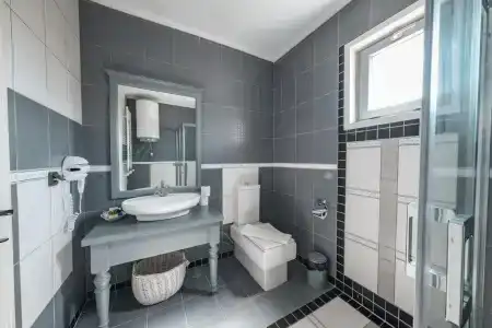 Kefi Beach & Suites - 7