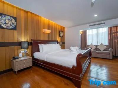 Khum Phucome -Sha Extra Plus - 214