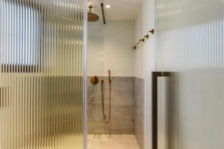 Charisma and Wellness Suites - 137