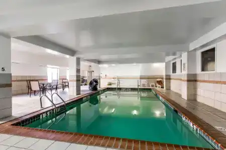 Quality Inn - 12