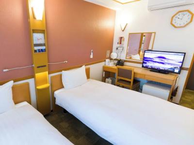 Toyoko Inn Hyogomachi - 84