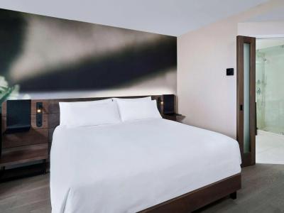 The Novotel Centre - 6