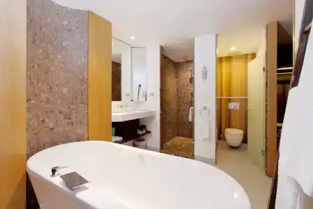 SeaCono Patong Beach Front - 6