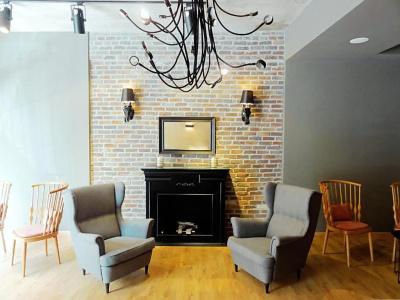 Akin Suites - 2