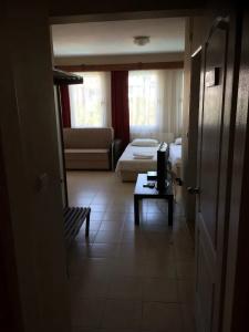 Koz Marigold Apart - 124