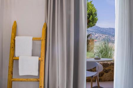 Notos Heights & Suites - 218